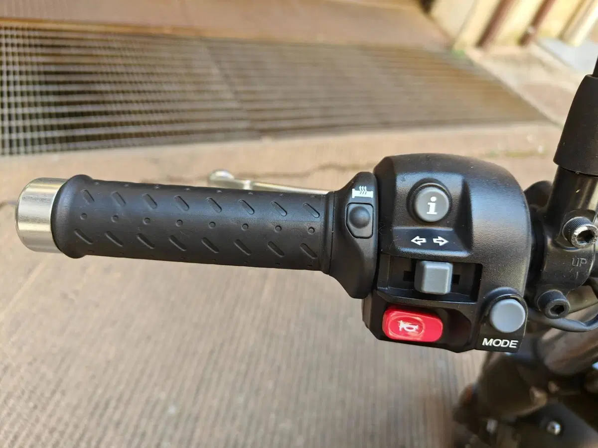 Triumph Street Twin 900 (2021 - 22) (8)