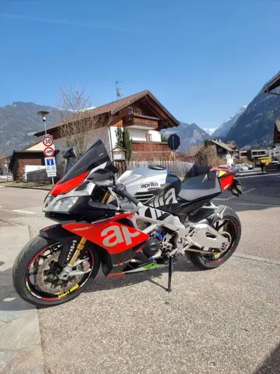Aprilia RSV4 RF ABS (2015 - 17) usata