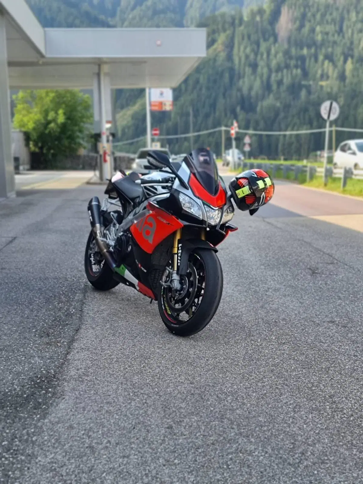 Aprilia RSV4 RF ABS (2015 - 17) (3)