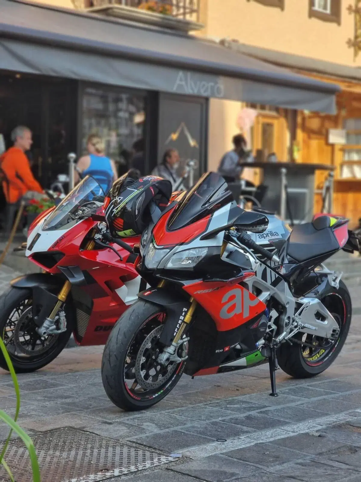 Aprilia RSV4 RF ABS (2015 - 17) (4)
