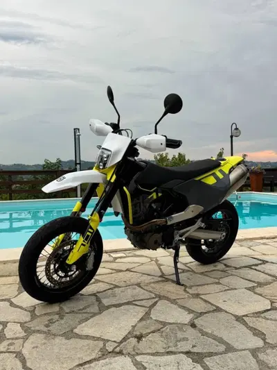 Husqvarna 701 Supermoto (2023 - 25) usata