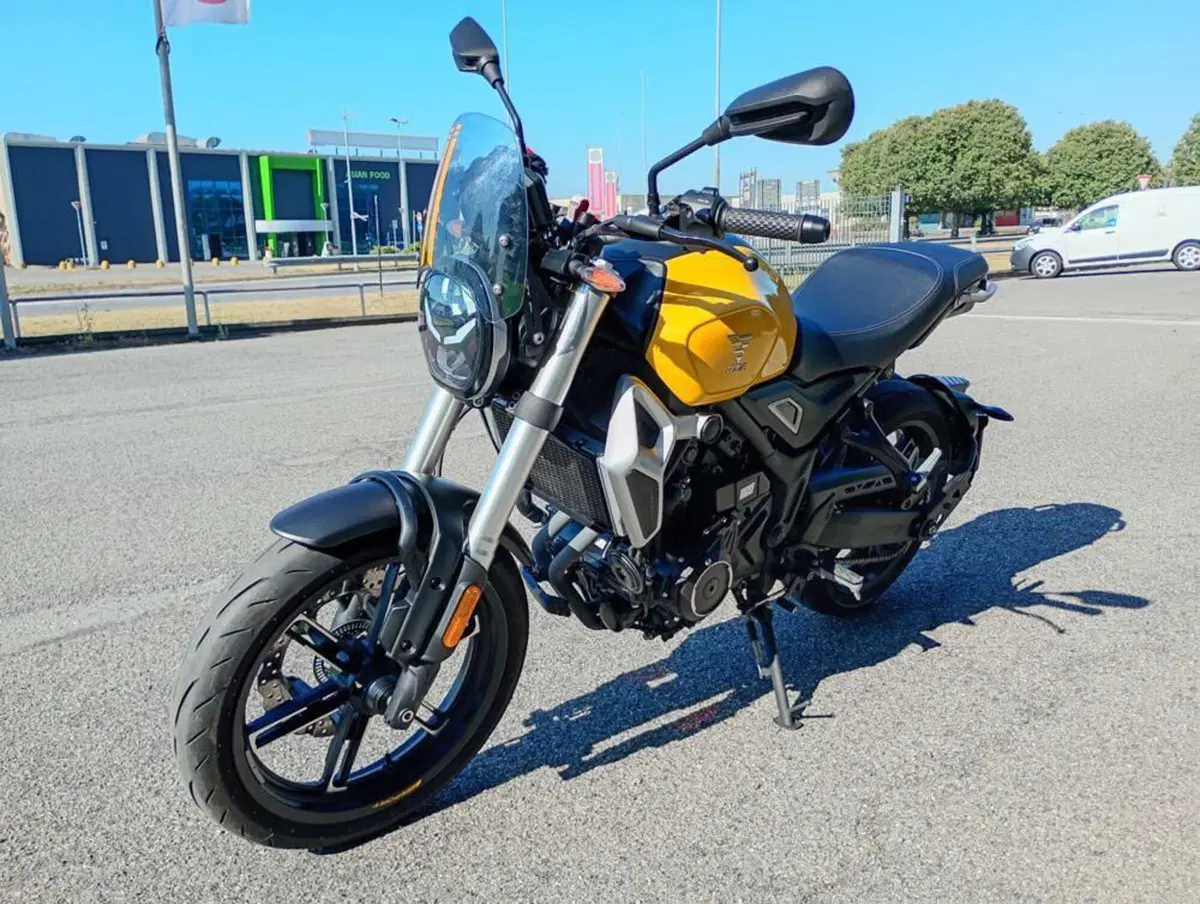 Voge Trofeo 350AC (2022 - 26) (3)