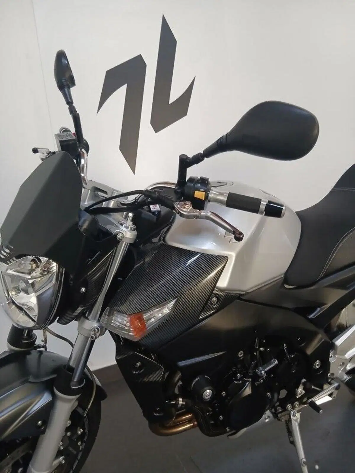 Suzuki GSR 600 (2006 - 11) (2)