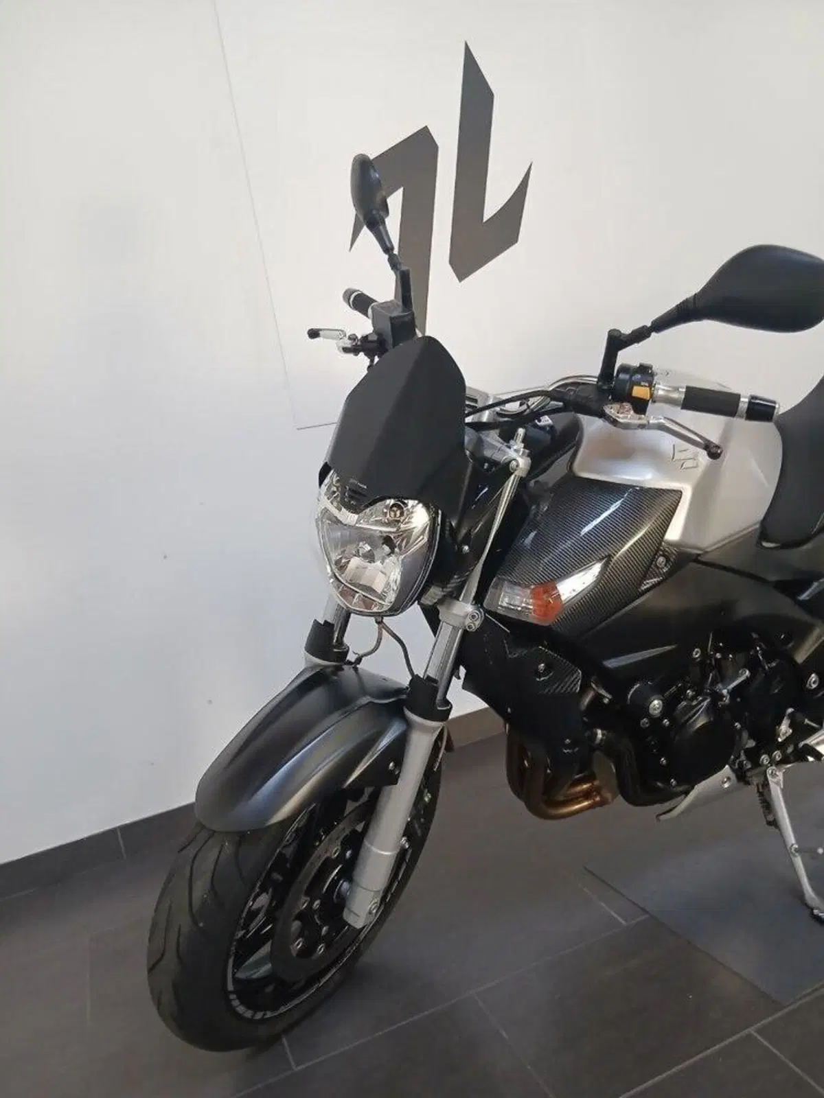 Suzuki GSR 600 (2006 - 11) (3)