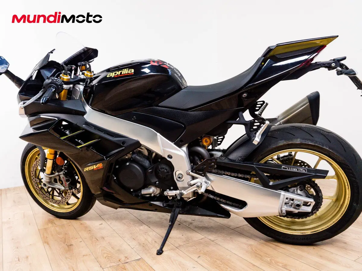 Aprilia RSV4 1100 Factory (2020) (7)