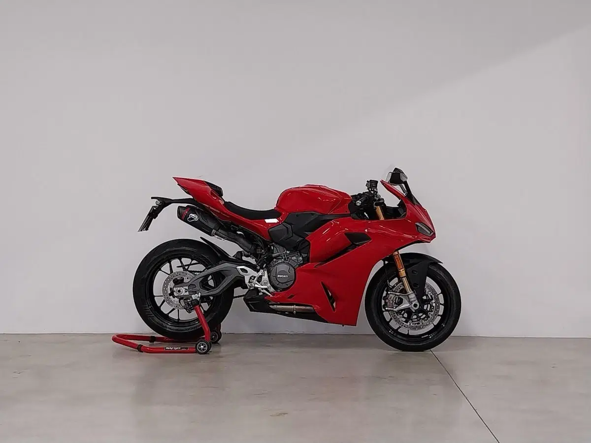 Ducati Panigale V2 S (2025 - 26) (2)