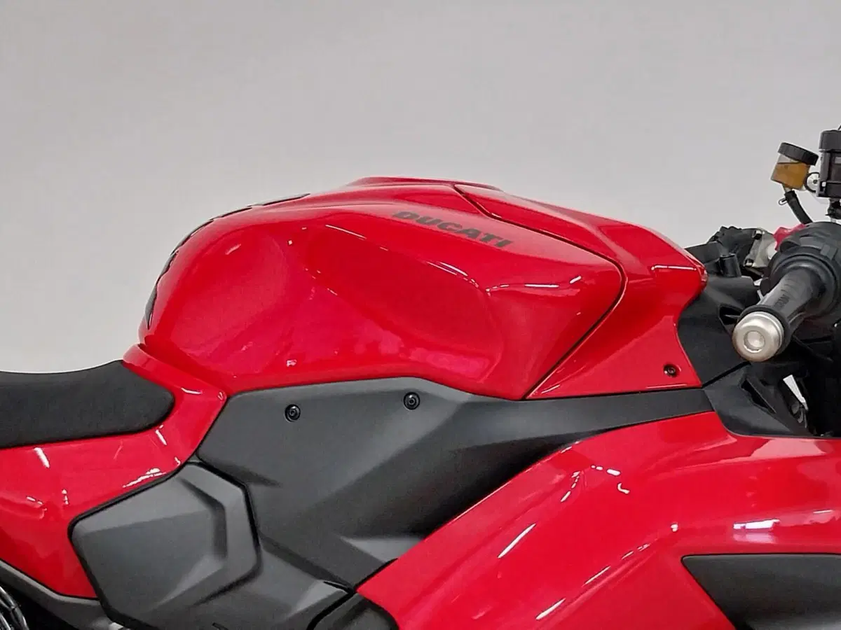 Ducati Panigale V2 S (2025 - 26) (8)
