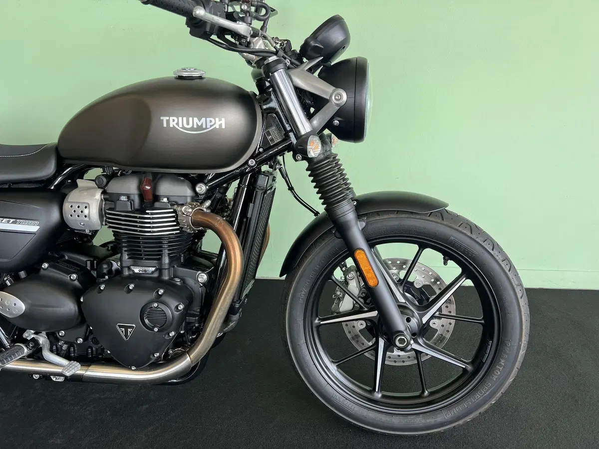 Triumph Street Twin 900 (2019 - 20) (11)