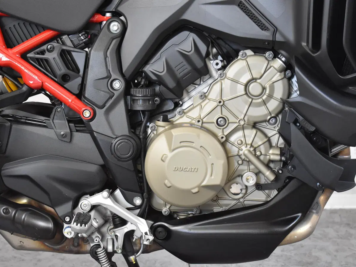 Ducati Multistrada V4 Pikes Peak (2021 - 24) (17)