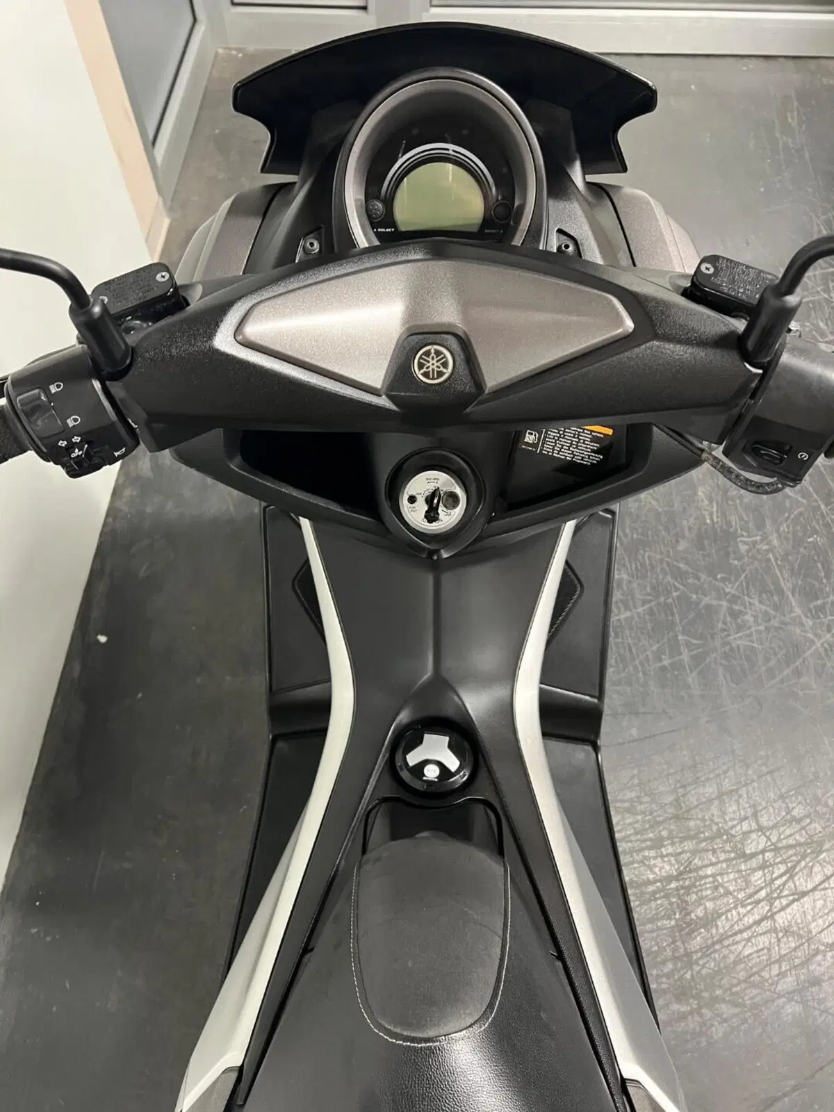 Yamaha N-Max 125 (2017 - 20) (8)