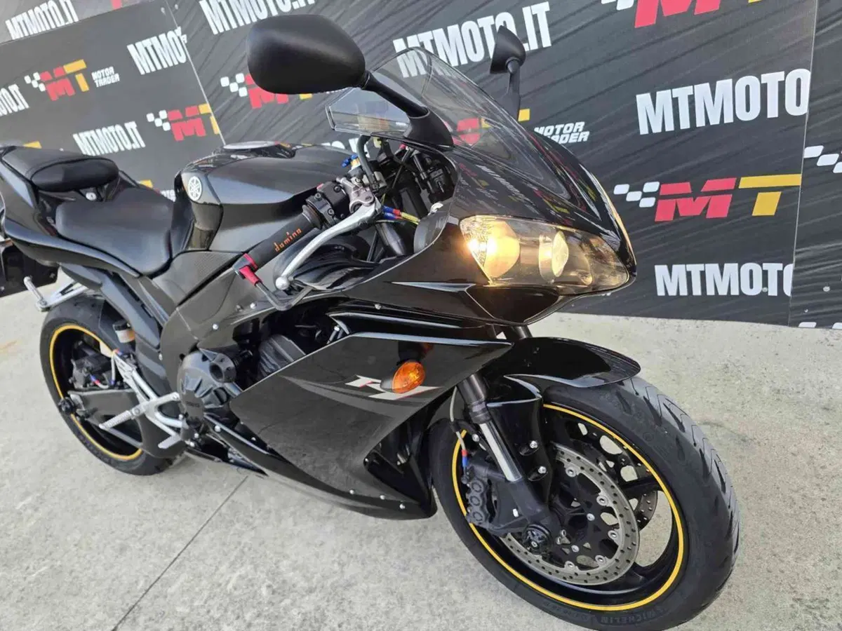 Yamaha YZF R1 (2007 - 08) (4)