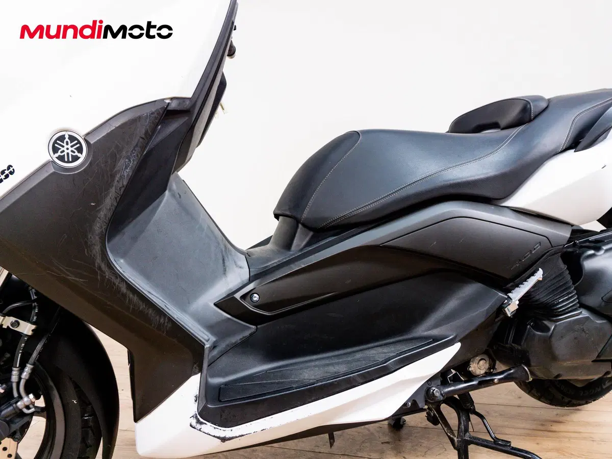 Yamaha X-Max 400 Tech Max (2020) (9)