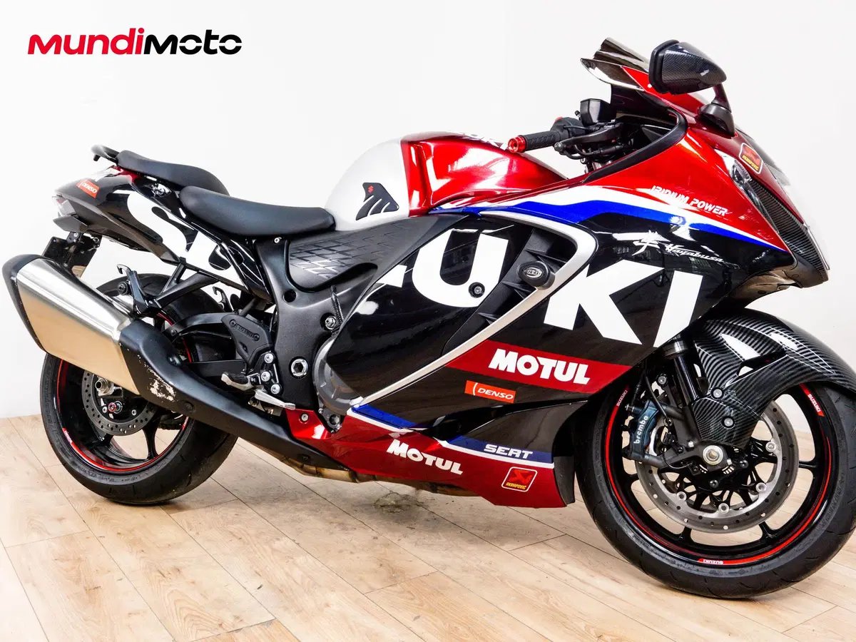 Suzuki GSX 1300 R Hayabusa (2025) (2)