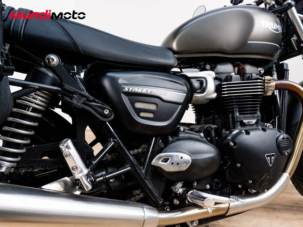 Triumph Street Twin 900 (2017 - 18) (4)