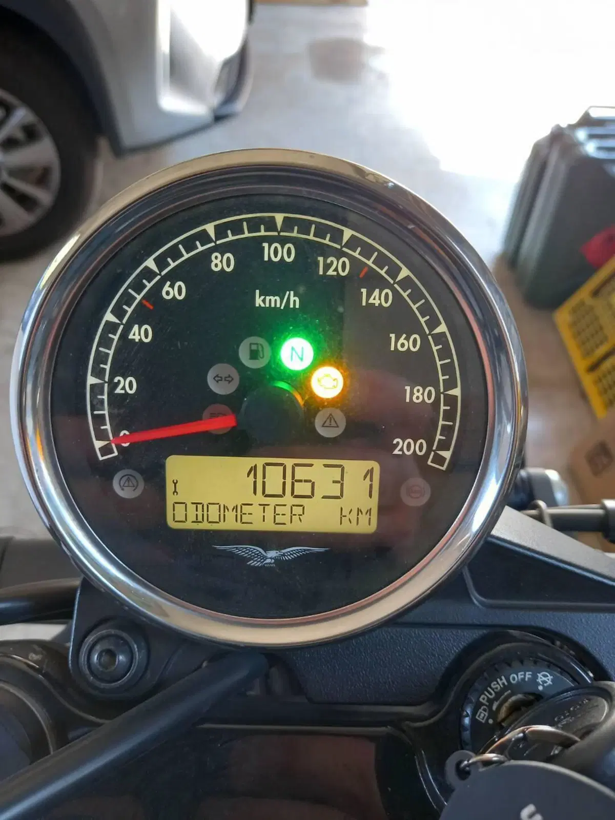 Moto Guzzi V7 III Rough (2018 - 20) (7)