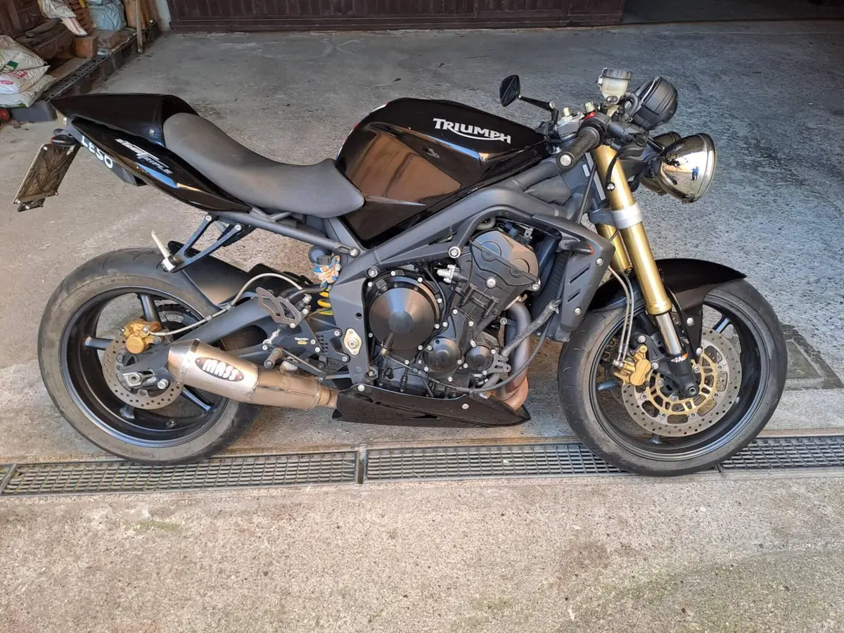 Triumph Street Triple (2007 - 12)