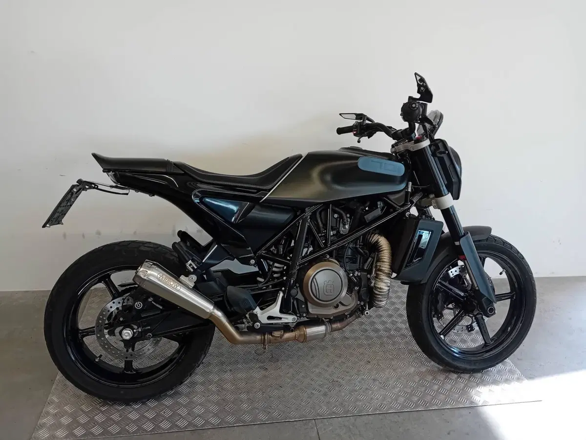 Husqvarna Svartpilen 701 (2020) (6)