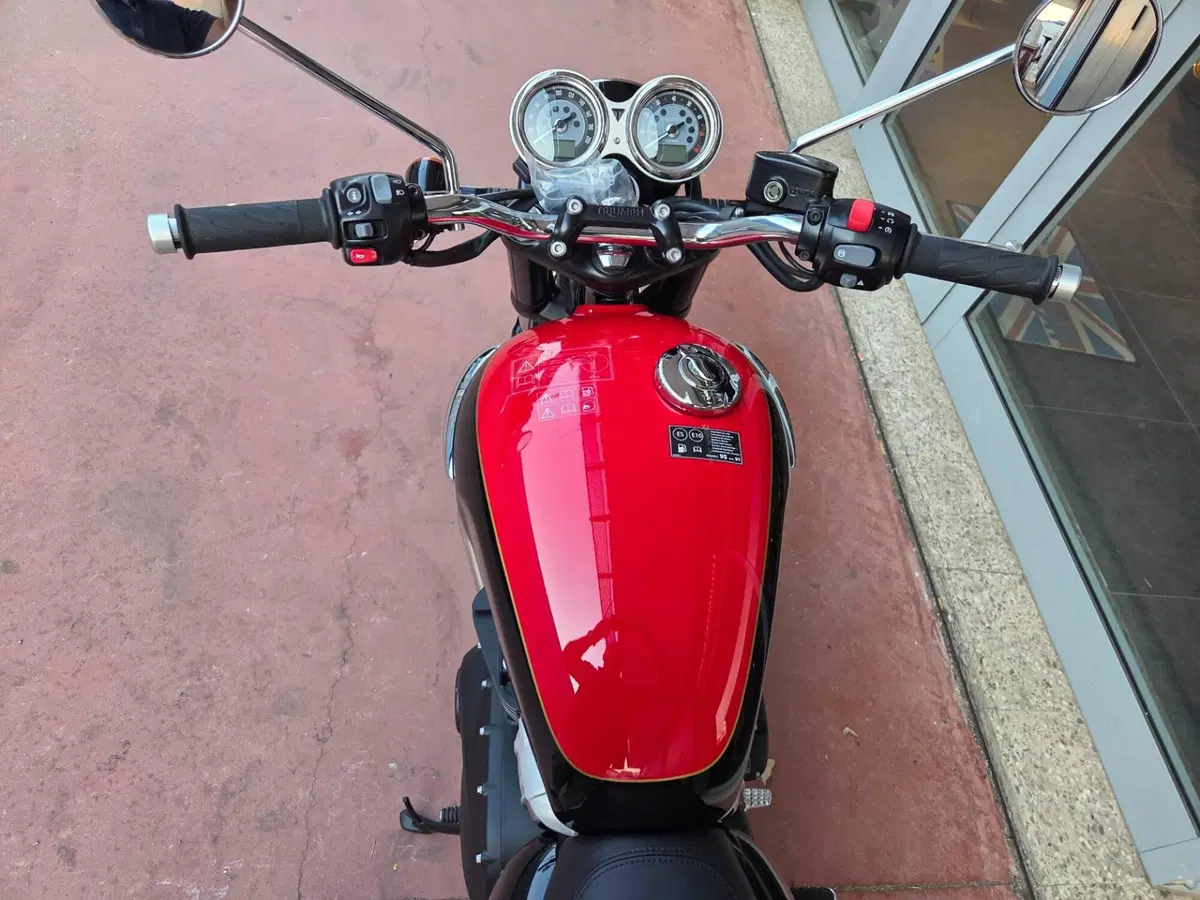 Triumph Bonneville T100 (2026) (11)