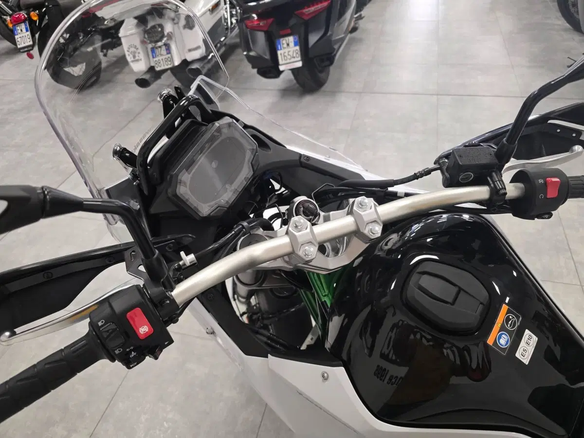 Kawasaki KLE 500 SE (2026) (3)