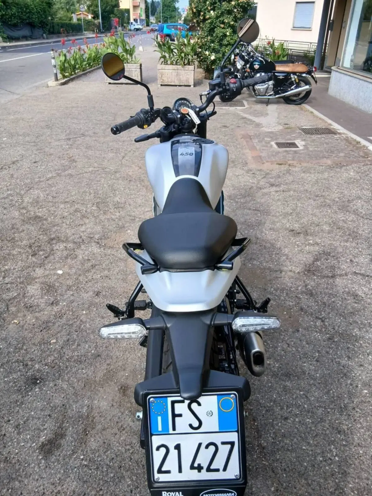 Royal Enfield Guerrilla 450 (2024 - 26) (8)