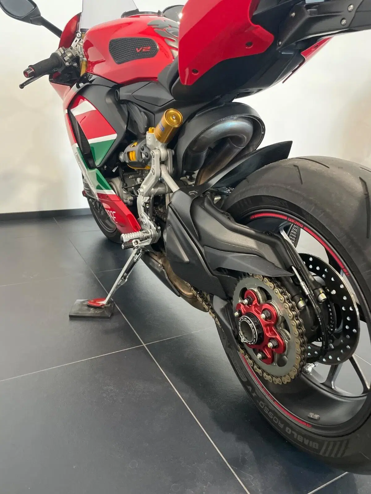 Ducati Panigale V2 Bayliss 1st Championship 20th Anniversary (2021 - 24) (4)