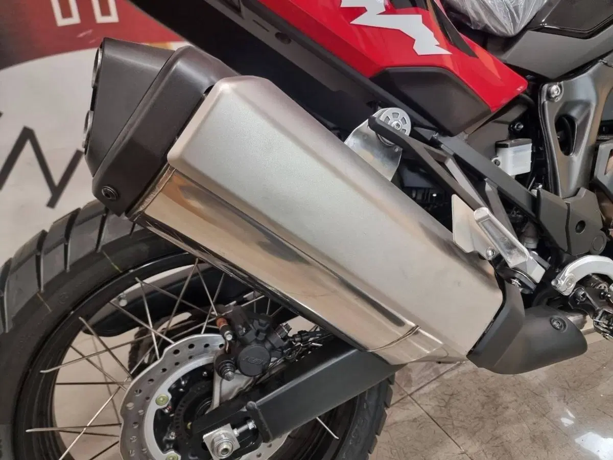 Honda Africa Twin CRF 1100L ES (2024 - 26) (8)