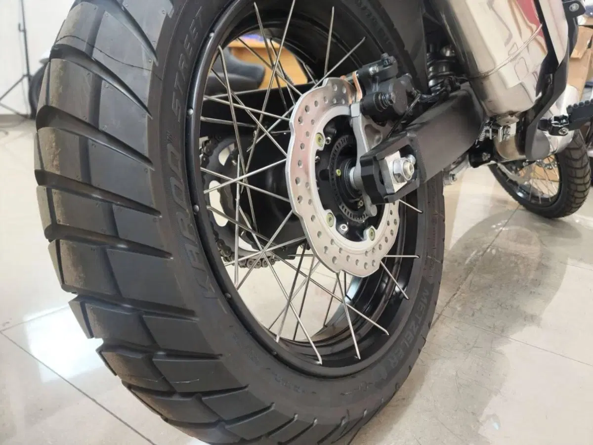 Honda Africa Twin CRF 1100L ES (2024 - 26) (13)