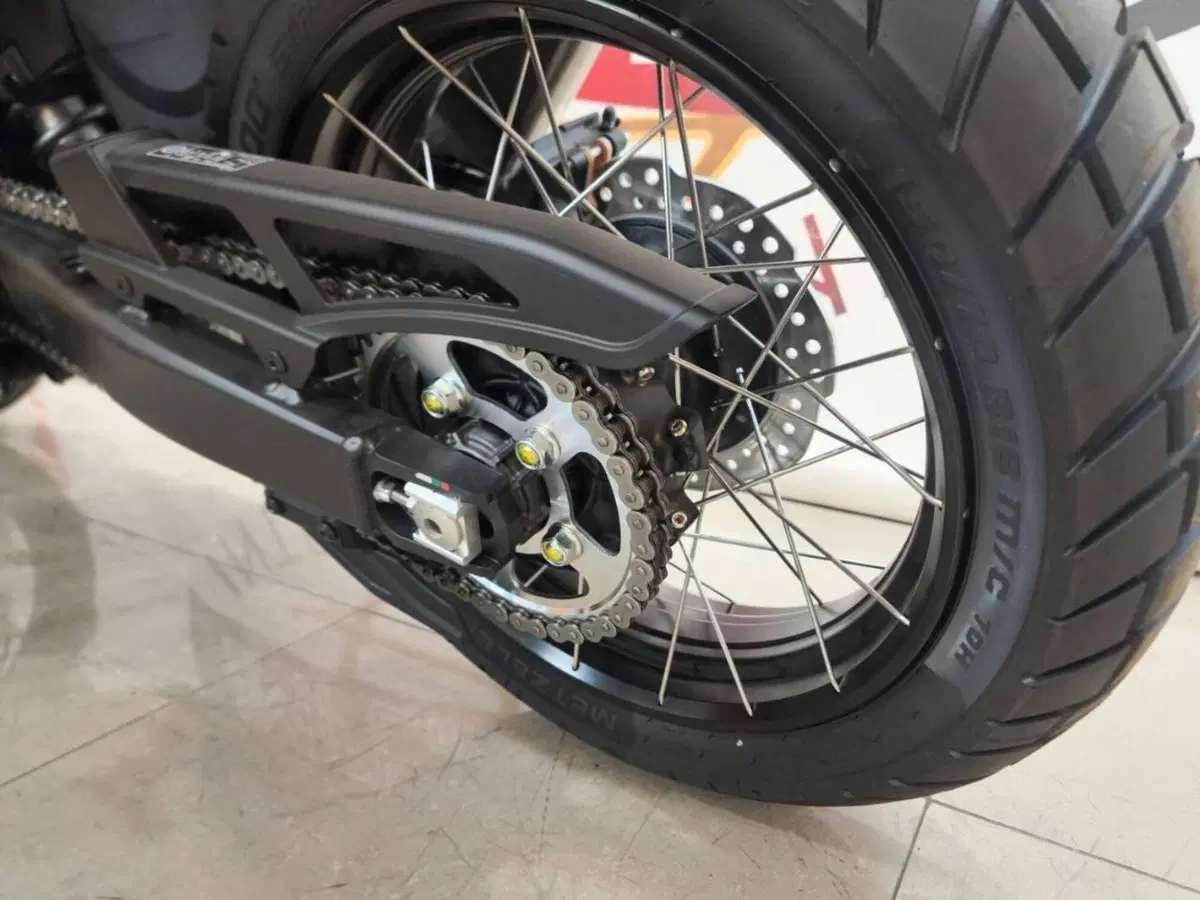Honda Africa Twin CRF 1100L ES (2024 - 26) (14)