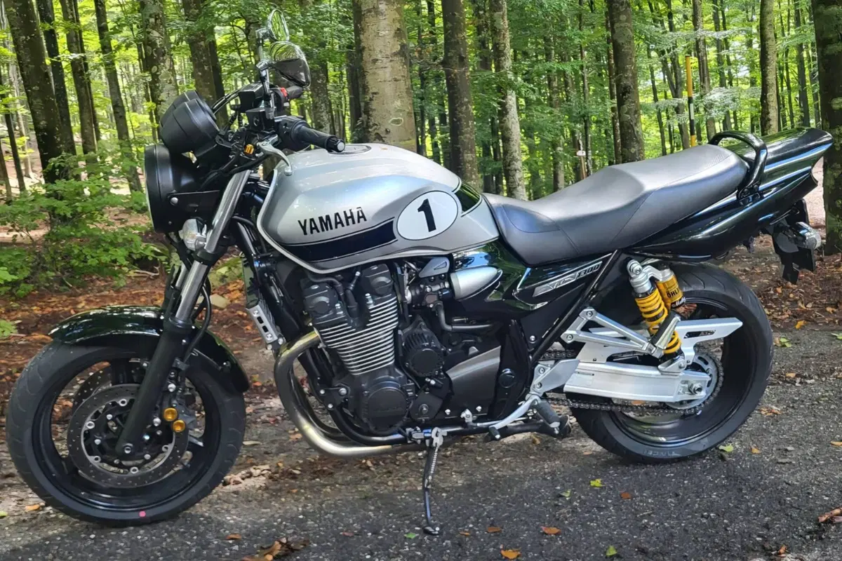 Yamaha XJR 1300 (2006 - 14) (2)