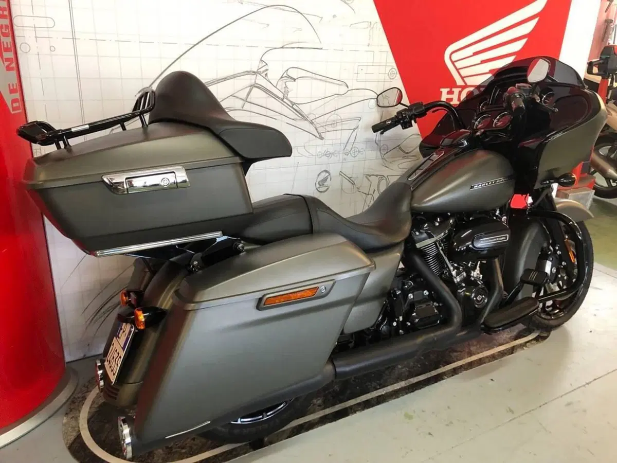 Harley-Davidson 114 Road Glide Special (2019 - 20) - FLTRXS (2)