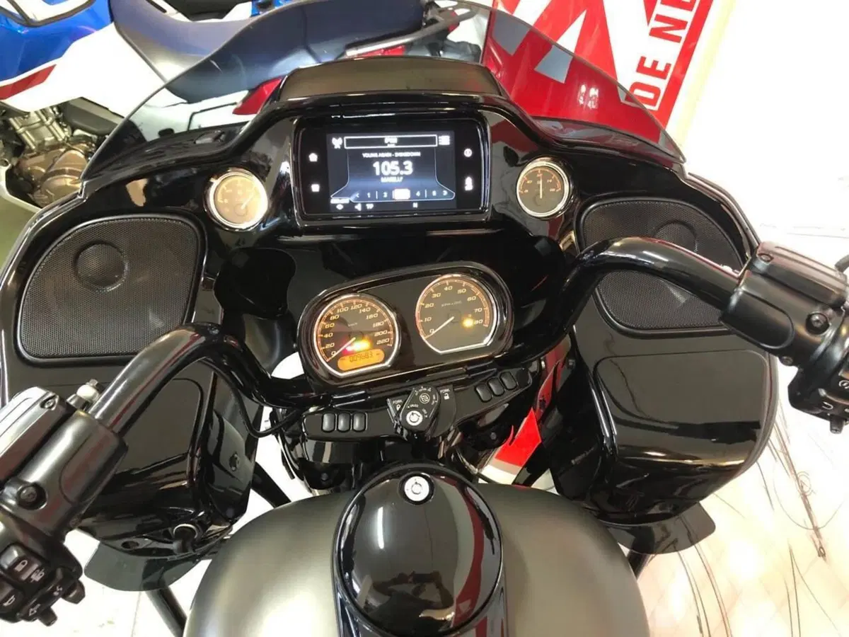 Harley-Davidson 114 Road Glide Special (2019 - 20) - FLTRXS (6)