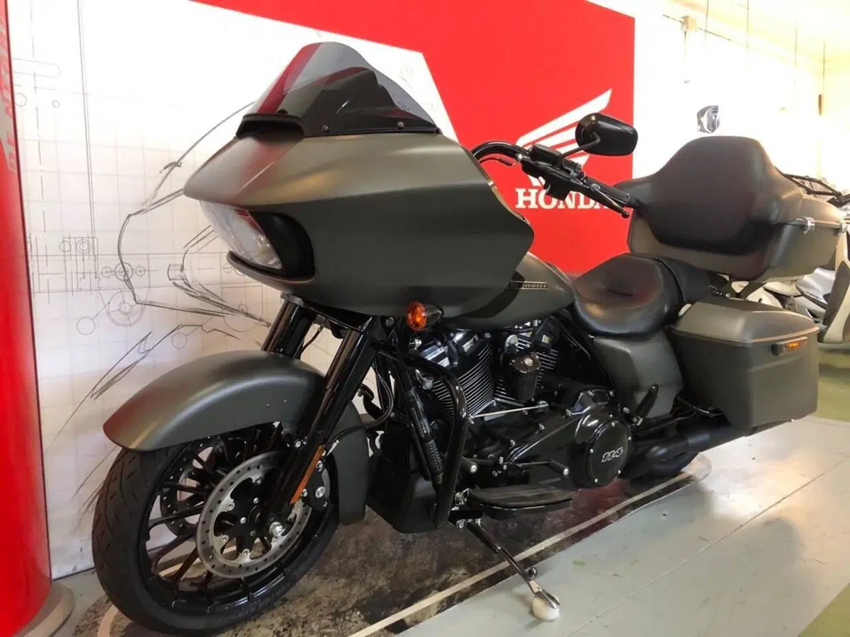 Harley-Davidson 114 Road Glide Special (2019 - 20) - FLTRXS (10)