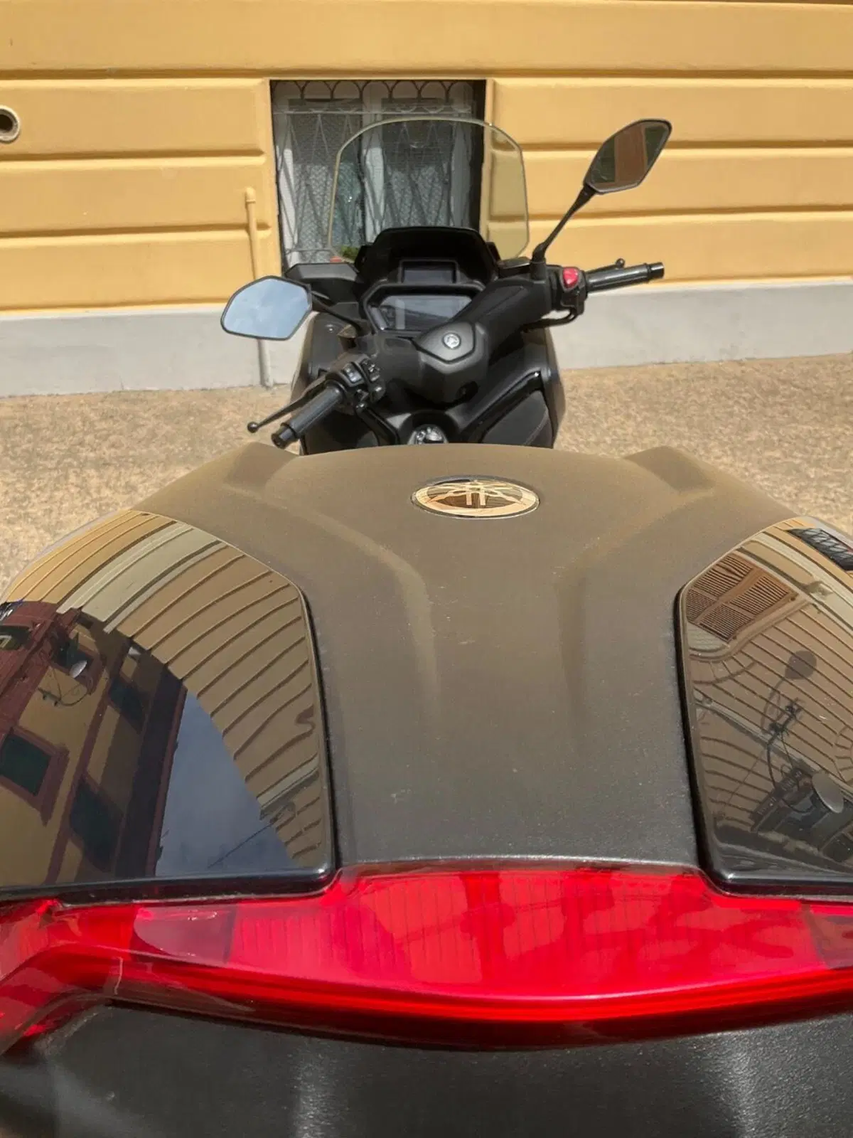 Yamaha X-Max 300 Tech Max (2021 - 24) (2)
