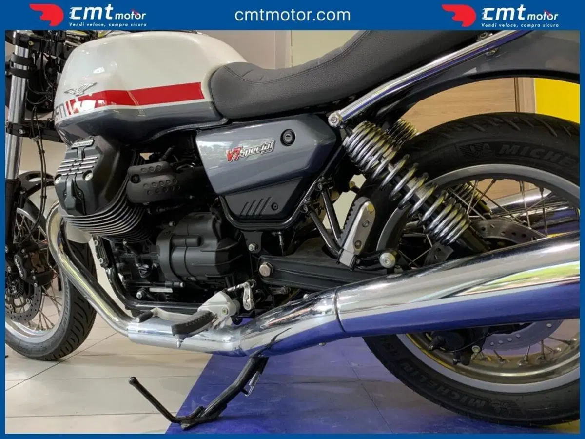 Moto Guzzi V7 Special (2021 - 24) (8)