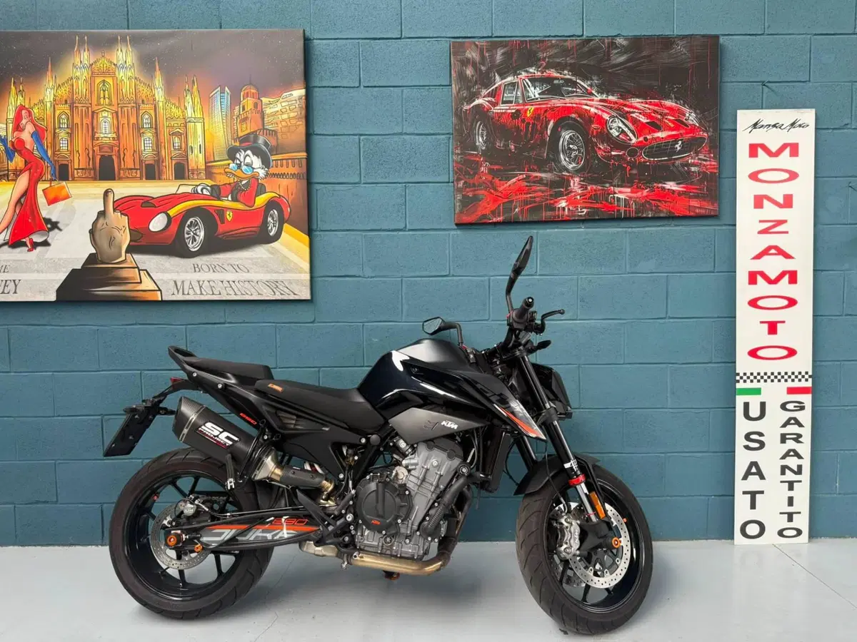 KTM 890 Duke L (2021)