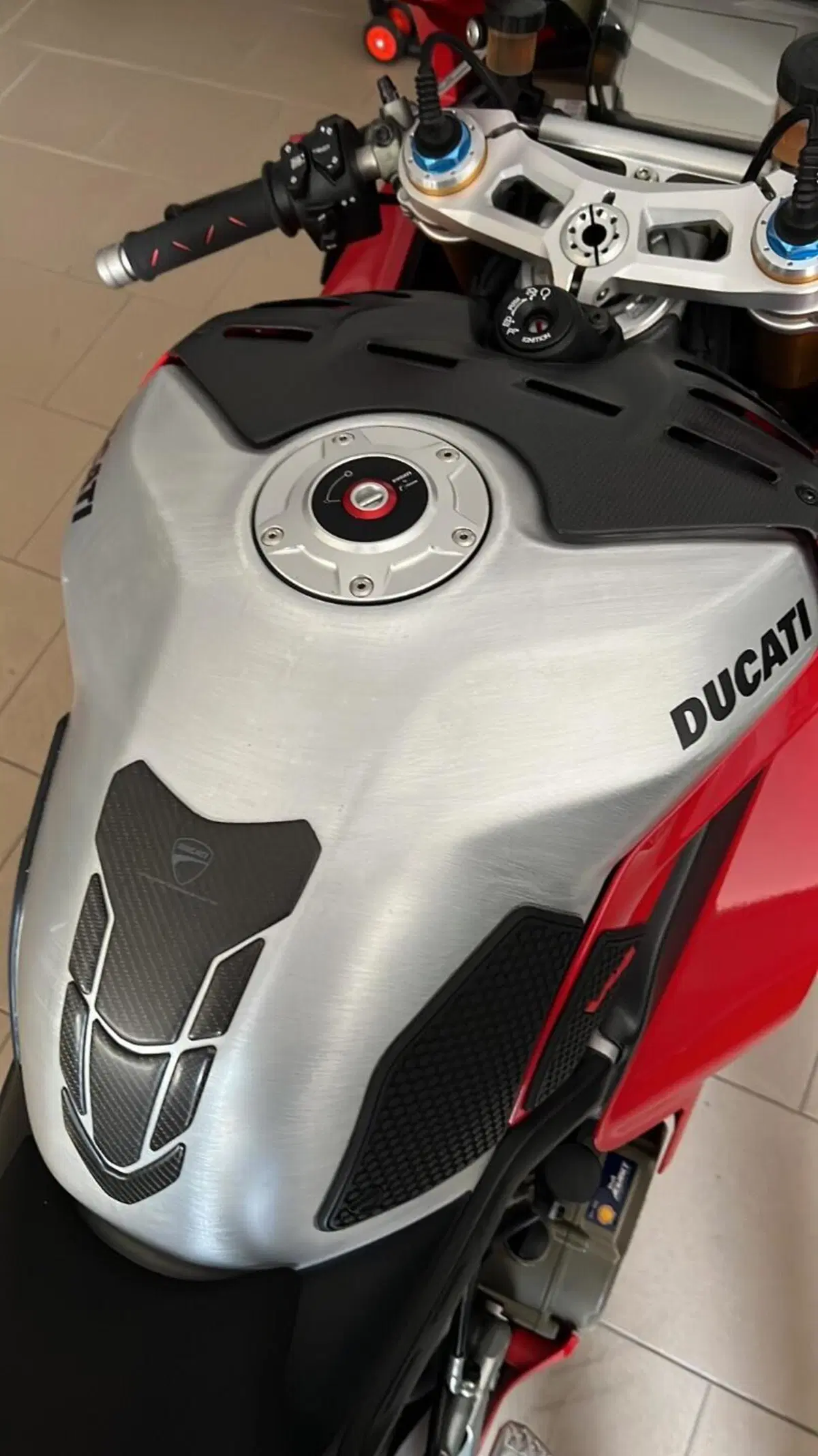 Ducati Panigale V4 S 1100 (2018 - 19) (7)