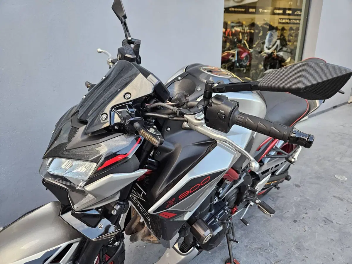 Kawasaki Z 900 (2021 - 24) (8)