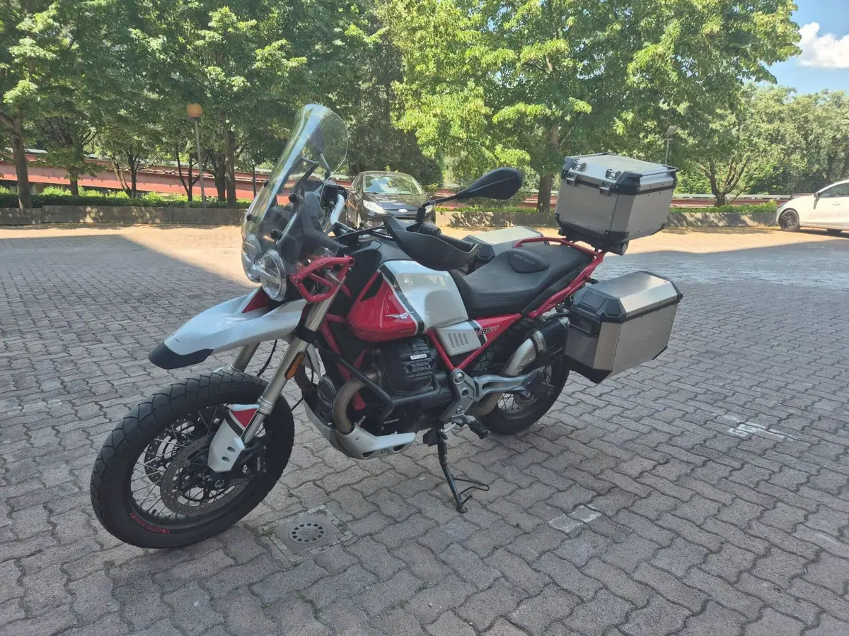 Moto Guzzi V85 TT (2019 - 20)