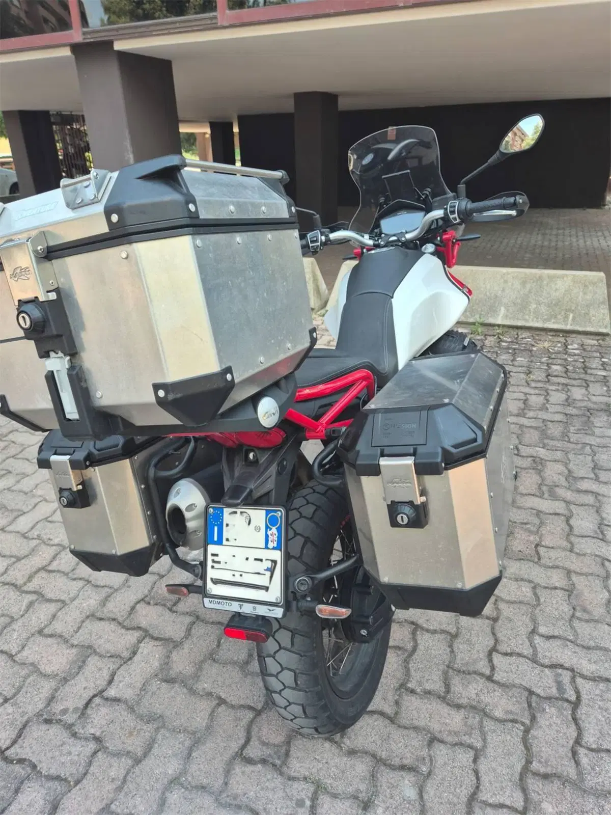 Moto Guzzi V85 TT (2019 - 20) (3)