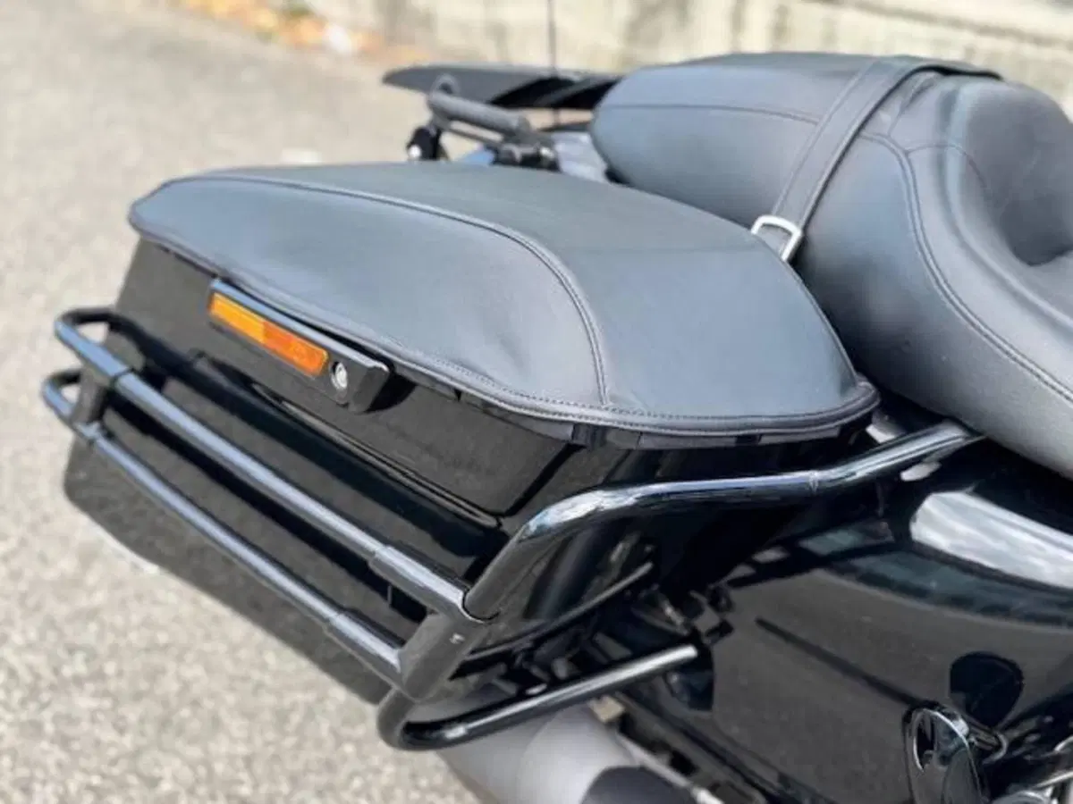 Harley-Davidson 114 Street Glide Special (2019 - 20) - FLHXS (3)