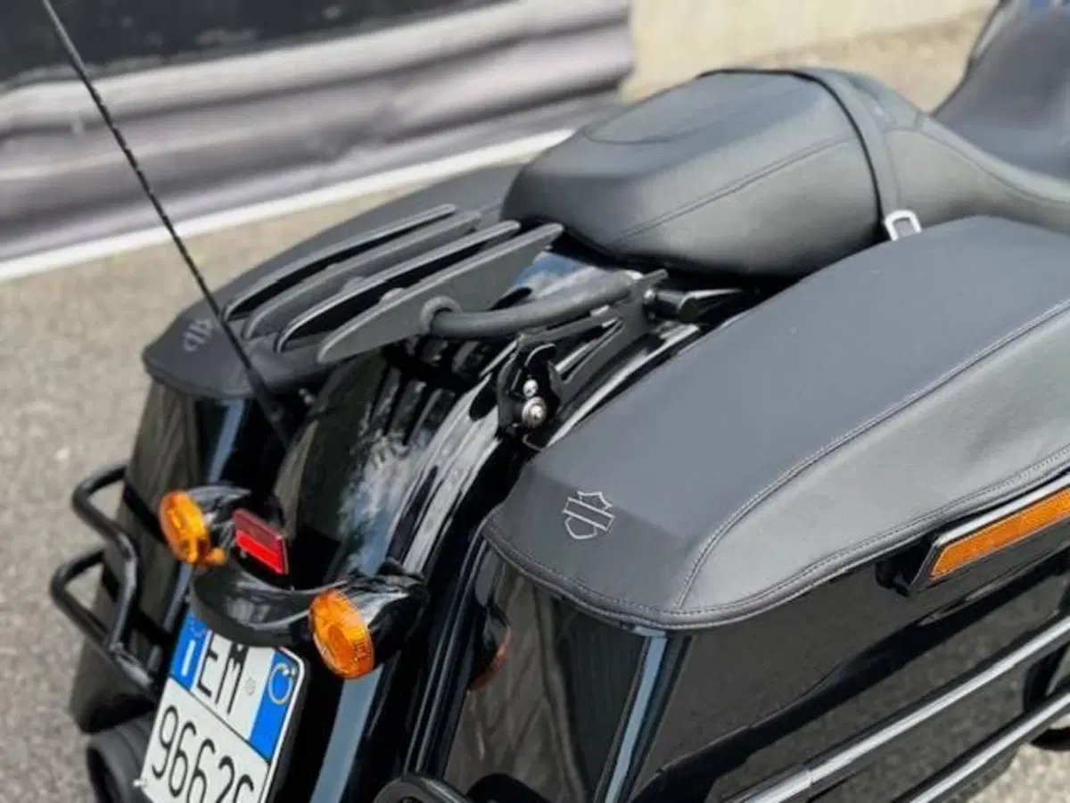 Harley-Davidson 114 Street Glide Special (2019 - 20) - FLHXS (4)