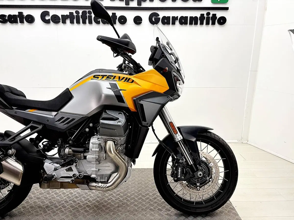 Moto Guzzi Stelvio (2024 - 26) (9)