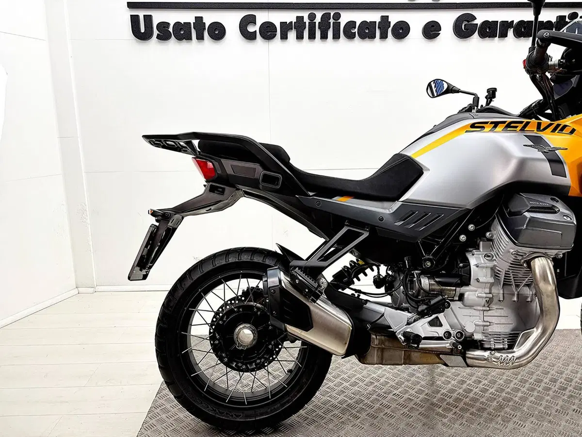 Moto Guzzi Stelvio (2024 - 26) (7)