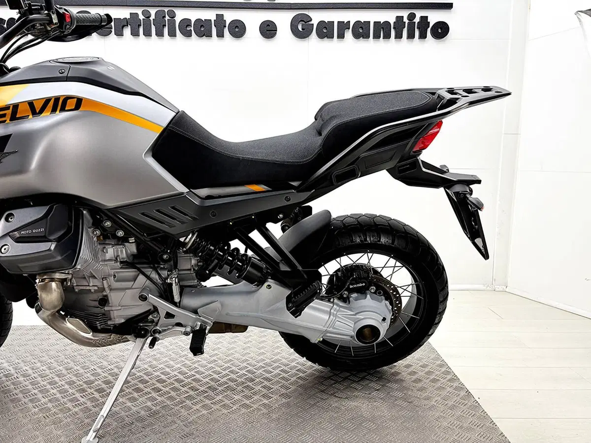 Moto Guzzi Stelvio (2024 - 26) (17)