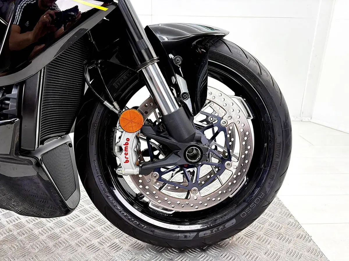 Ducati Diavel V4 (2023 - 26) (11)