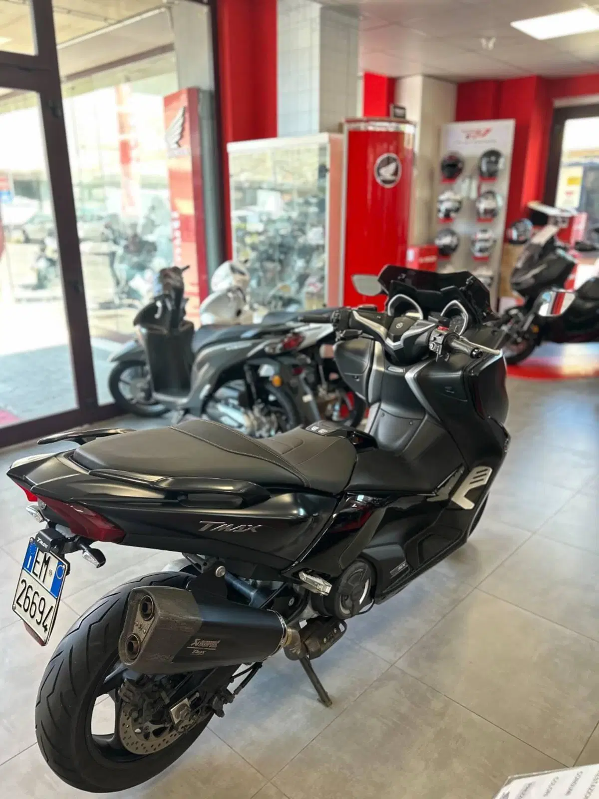Yamaha T-Max 530 SX Sport Edition (2018 - 19) (2)