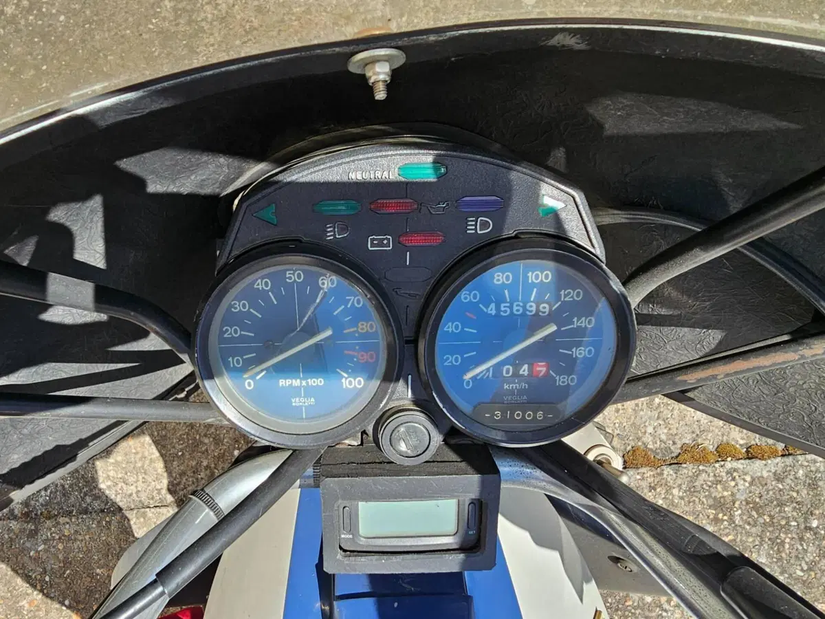 Moto Guzzi V 50 III (5)