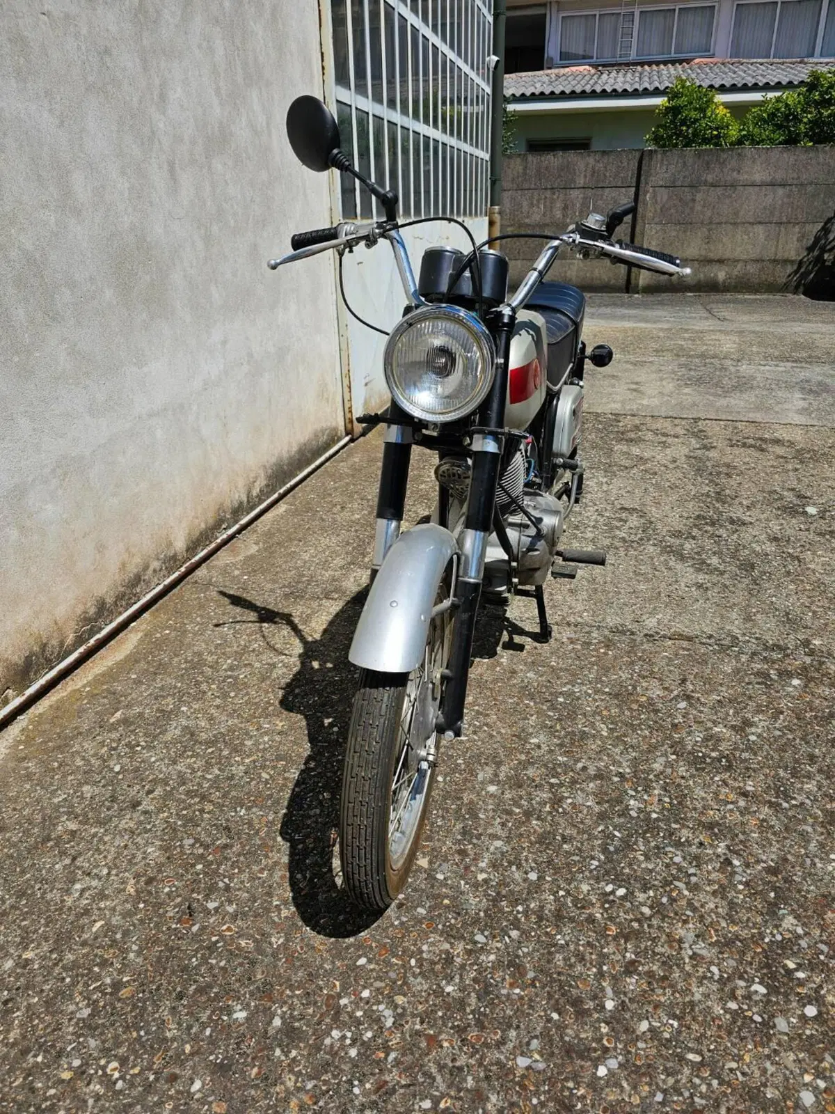 Gilera G 124 - 5 V (2)