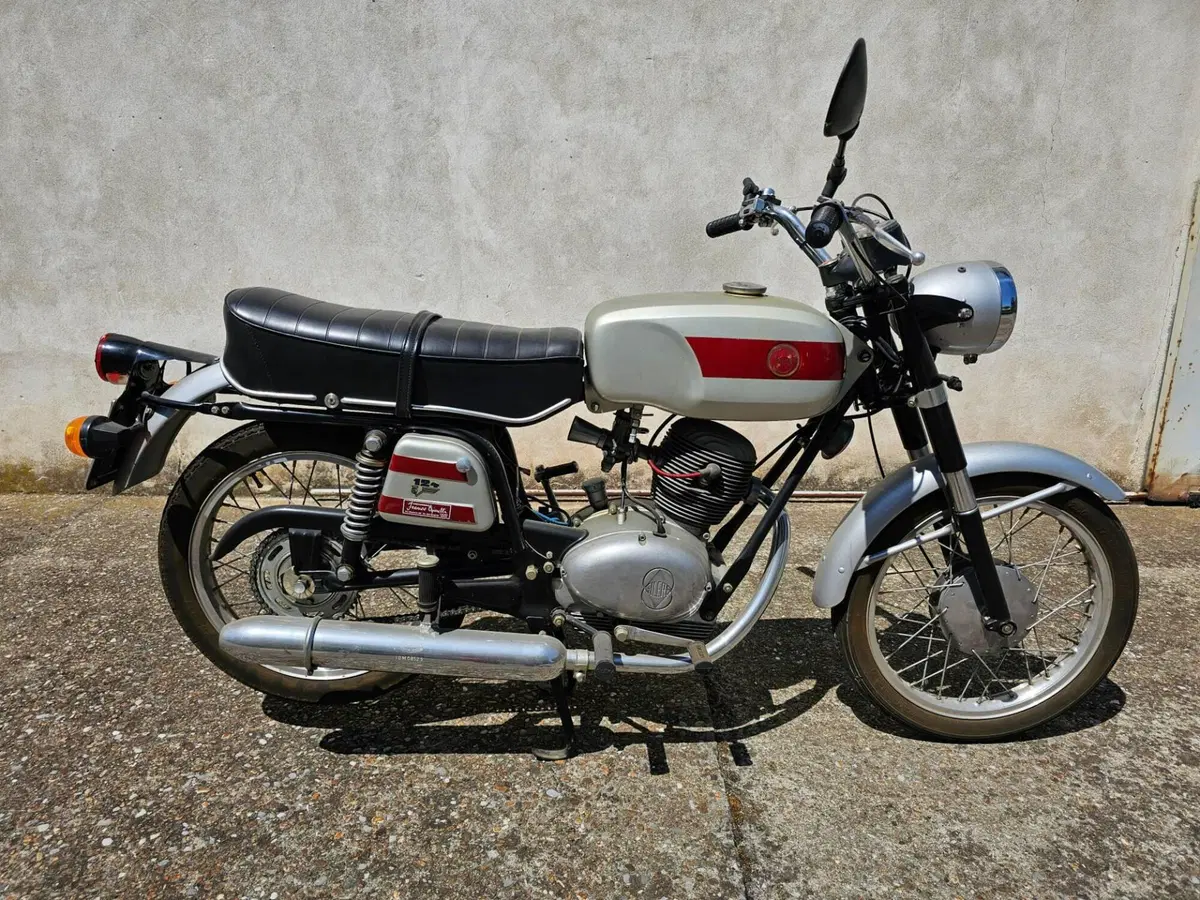 Gilera G 124 - 5 V (4)