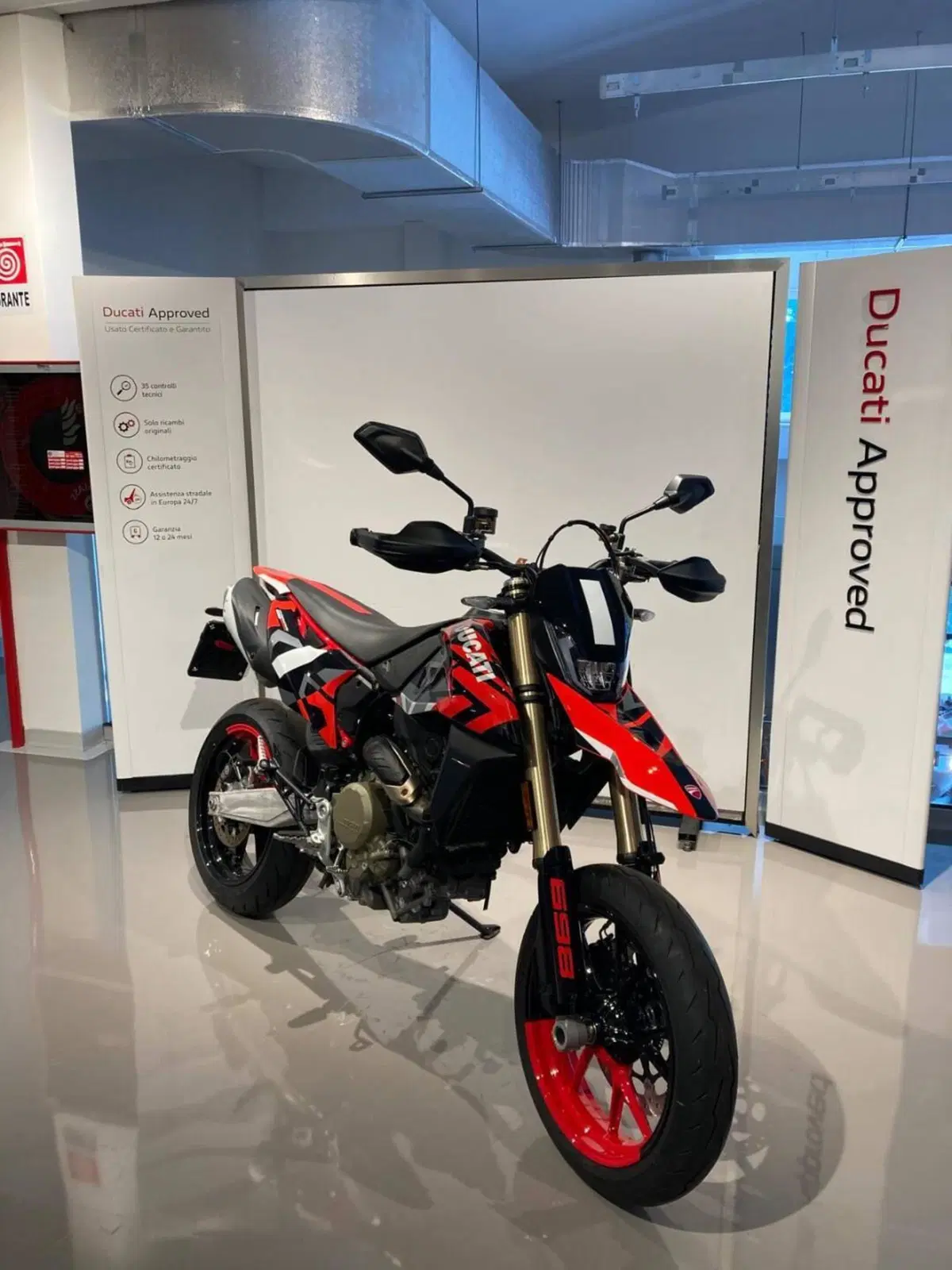 Ducati Hypermotard 698 Mono RVE (2024 - 26) (3)